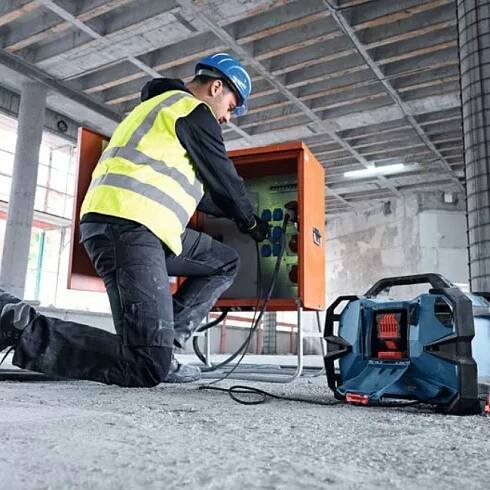Bosch GPB 18VH-6 SRC aku rádio 12V-18V 06014A6200