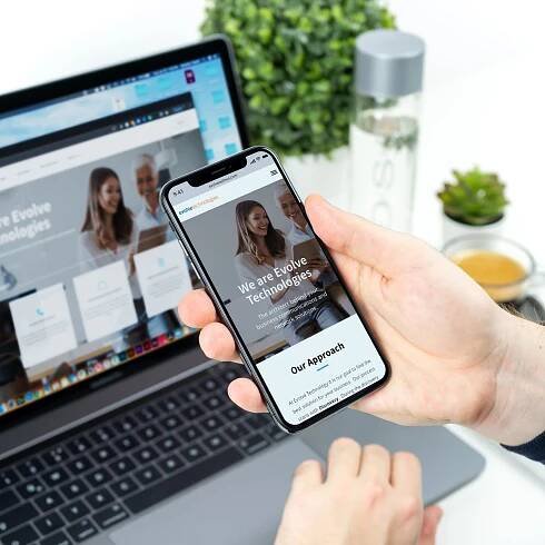 Responsive-Design-MockUp-Apple-Devices-v1-B