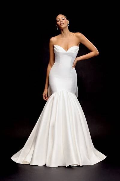 Justin Alexander wedding dress in Paris - Metal Flaque Bridal Shop Paris