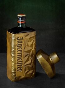 0,7-l-Flasche Jägermeister + Polygon Geschenkbox