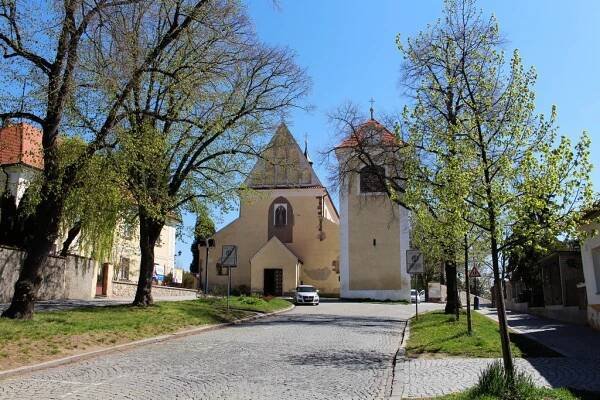 Fotogalerie Benešov, kostel sv. Mikuláše. - Benešov, kostel sv. Mikuláše - č. 2083068 | Turistika.cz