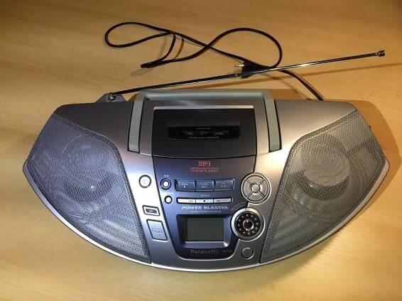 Prodám Panasonic RX-ES29 Radio / CD-R/RW MP3 / kasetový přehrávač
