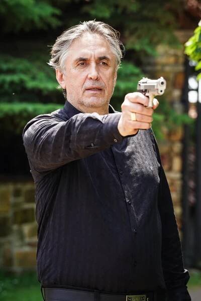 Predrag je nebezpečný a John si to dobře uvědomuje