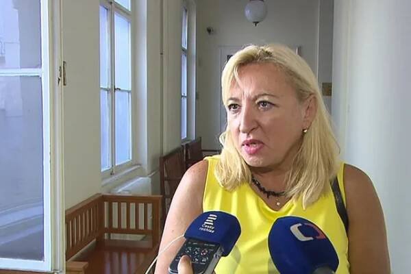 Policie zadržela a obvinila žalobkyni Máchovou proslulou kauzou Opencard