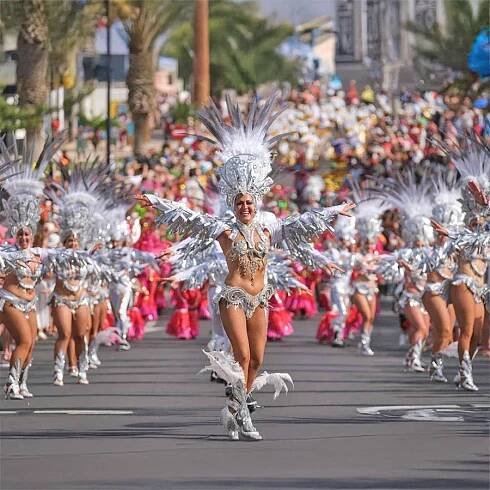 Autobus na karneval Tenerife 2025