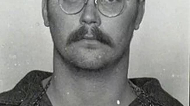 What drove serial killer Edmund Kemper to decapitate his mum and have sex with her head