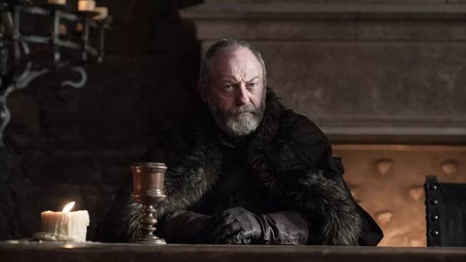 Liam Cunningham v roli Davose Seawortha řečeného Cibulový rytíř. Záběr ze sedmé série seriálu Hra o trůny