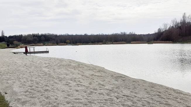 Bílá pláž v Mostě. Novinka vznikla na Benediktu. Jezero má letos kulatiny