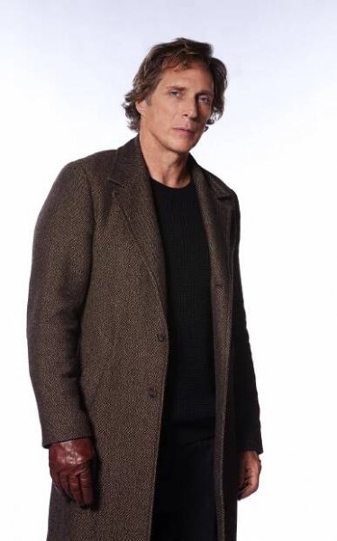 Bez hranic - Promo - William Fichtner