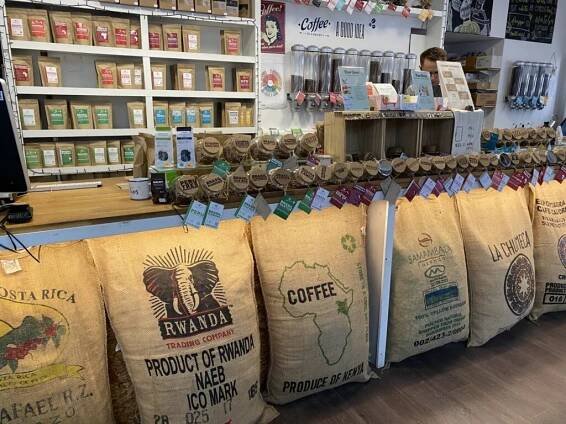Zážitková prodejna káv a čajů Kopi Luwak: Objevte svět výběrové kávy v srdci Brna – BRNO Today – Zajímavosti ze štatlu!