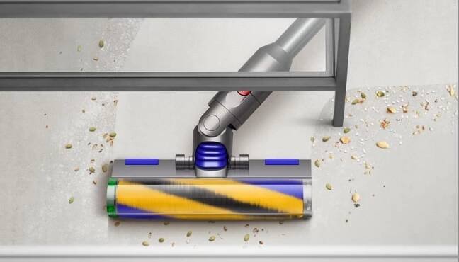 Tyčový vysavač Dyson V15 Detect Total Clean - zánovní - 24 měsíců… | DATART