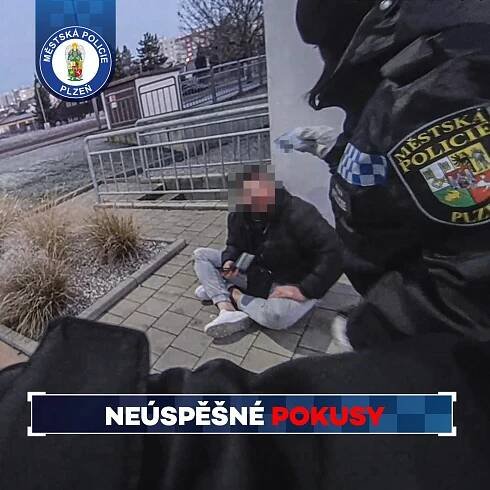 Pokus o chůzi pod vlivem skončil pádem a úderem do hlavy