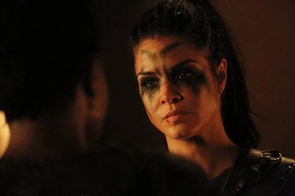 Prvních 100 - Die All, Die Merrily - Z filmu - Marie Avgeropoulos