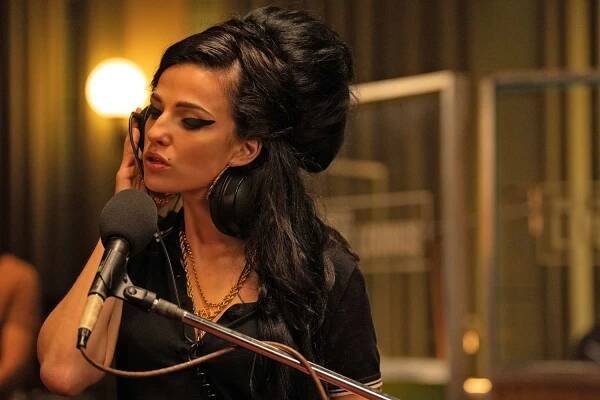 Back to Black Review: Newcomer Marisa Abela Gives Powerful, Breakthrough Performance as Amy Winehouse