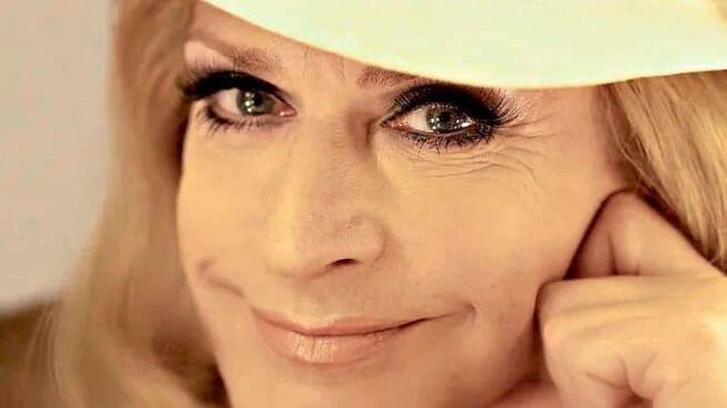 Tim Fischer interpretiert die großen Chansons von Hildegard Knef. Das ist einer unserer Tipps für das Wochenende