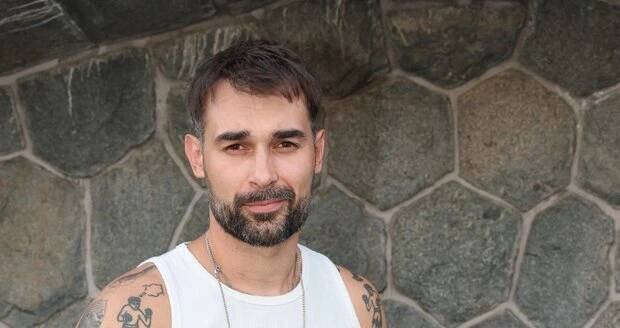 Adam Vacula na tiskovce k seriálu Polabí