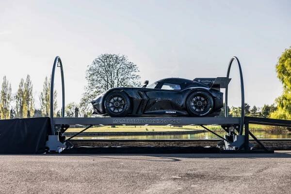 WORLD FIRST: McMurtry Spéirling drives upside down from stationary - McMurtry Automotive