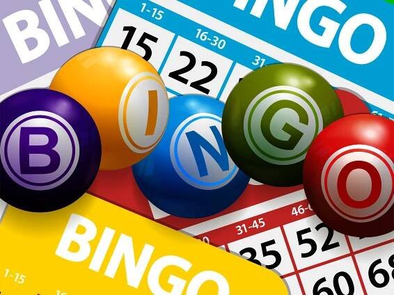 Obraz na plátně 3D Bingo balls on bingo cards