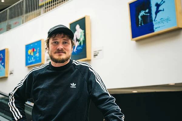 Výstava kreseb umělce a zpěváka Jana Homoly v OC Šestka