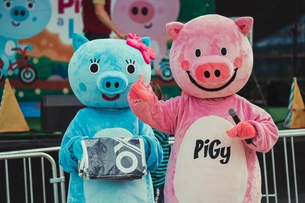 Fotoreport Přehrady fest Hostivař · Pigy.cz · pohádkové rádio · hry · omalovánky · zábava pro děti
