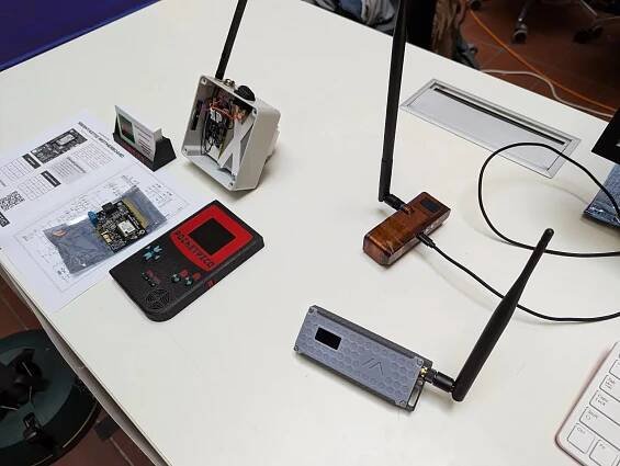 IPv6 v infrastruktuře, síť Meshtastic a serverová bezpečnost na LinuxDays