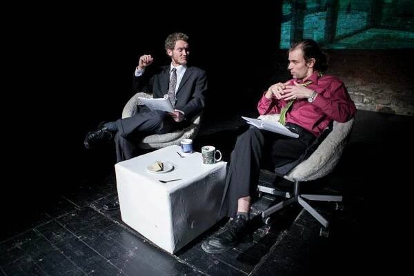 Proti pokroku: Richard Fiala a Ondřej Novák, foto: divadlo Letí - 150930-442814002451870-1312231231-n