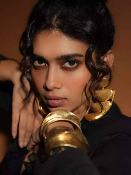 Dushara Vijayan's Unmissable Classy and Stylish Looks