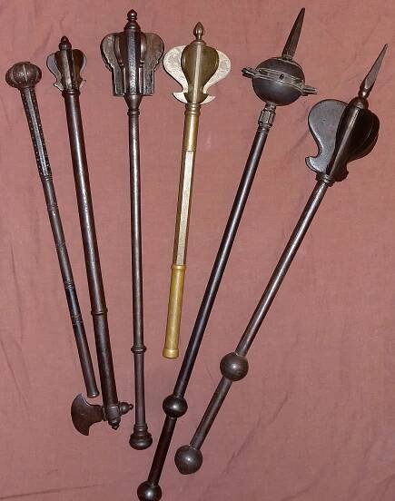 Soubor:Various Indo-Persian maces.jpg – Wikipedie