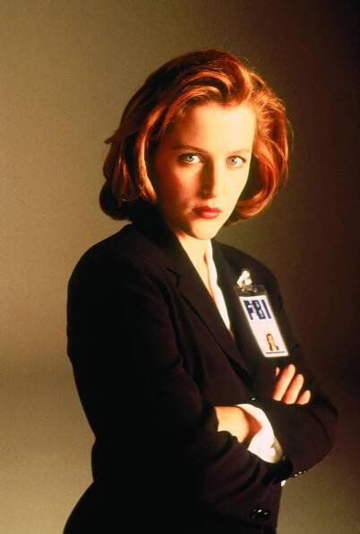 » UHQ promo fotky s agentkou Scullyovou Kult X | největší český fanweb o seriálu Akta X (The X-Files) 