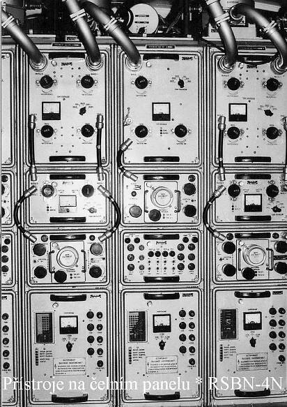 SOV - RSBN-4N (radiotechnický systém blízké navigace) - Přístrojový panel