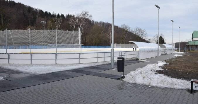 Městské kluziště ve Frenštátě pod Radhoštěm zahájí v pátek provoz