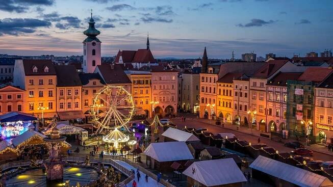 Vánoční trhy 2024: Co chystají Praha, Brno, Olomouc a další krajská města