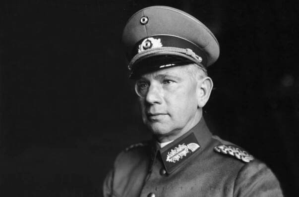 Nacistou ve jménu kariéry: Předválečná kariéra Waltera von Reichenau | 100+1 zahraniční zajímavost
