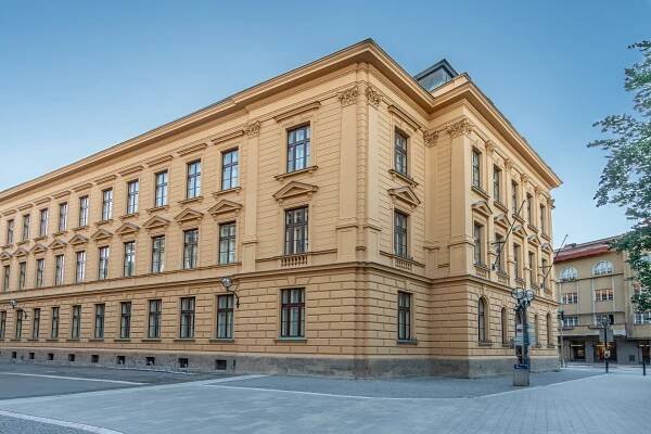 Kontakty - Univerzita Hradec Králové