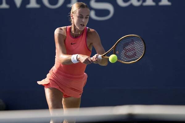 Slovenská tenistka Anna Karolína Schmiedlová prehrala v 1. kole US Open s Dánkou Clarou Tausonovou...