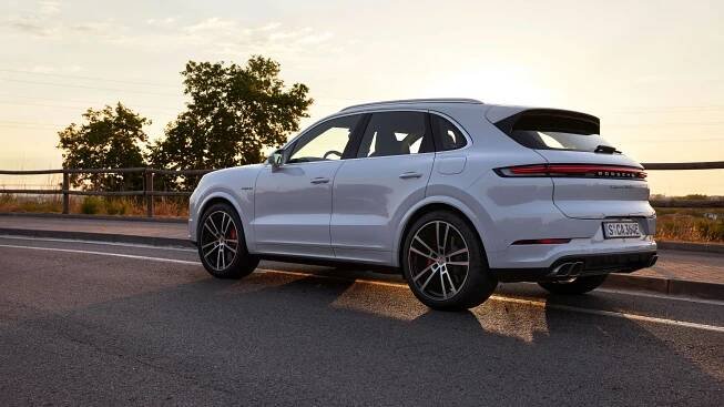 Porsche Cayenne nabídne osmiválec i po roce 2030