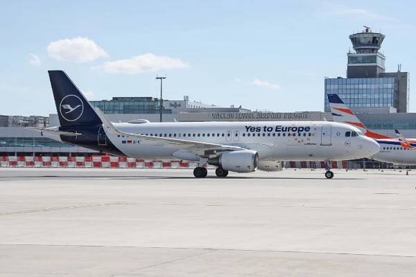 K výročí vstupu Česka do EU vyslala Lufthansa letoun v livery „Yes to Europe“ | Airways.cz