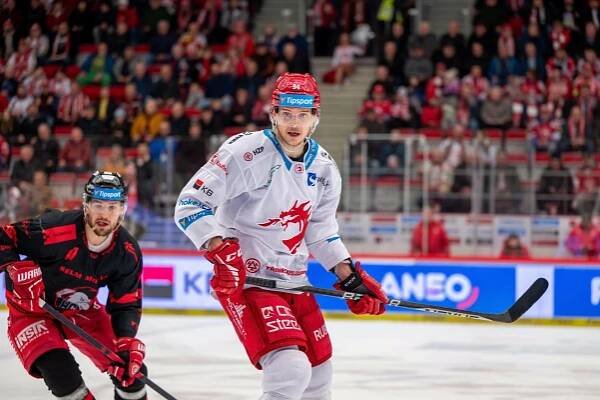 Oceláři hrají s Olomoucí a vzdají hold legendě klubu