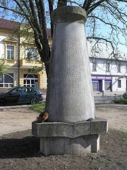 Soubor:Lysa nad Labem - namesti Bedricha Hrozneho (pamatnik ze zadu).jpg – Wikipedie