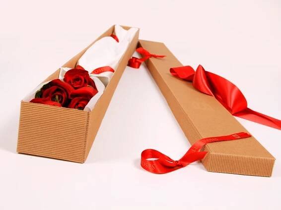 BOXED ROSES SMALL