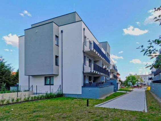 Byt 2+kk Unhošť - Karla Čapka - pronájem - Realitní makléř v lokalitách Kladno, Praha a okolí | Realitní makléř v lokalitách