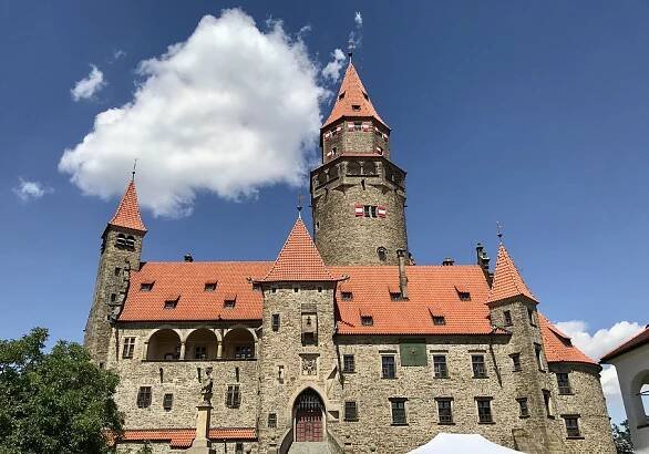 Zaměřeno na...hrad Bouzov