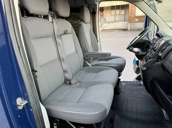 Peugeot Boxer 9 míst - Dodávky Morava.cz