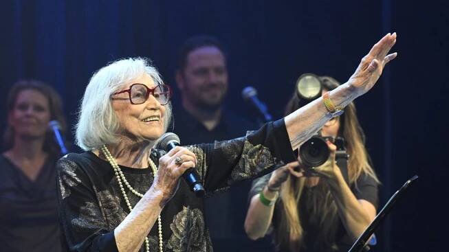 Marta Kubišová před vyprodanou Lucernou odzpívala svůj poslední koncert - CNN Prima NEWS