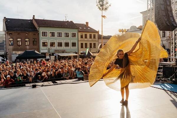Majáles – Letem světem – Kulturní centrum Lanškroun