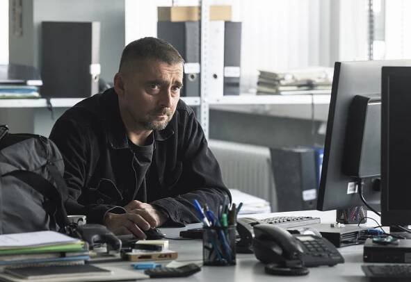 Stíny v mlze - Čarovná noc (S02E07) (2024)