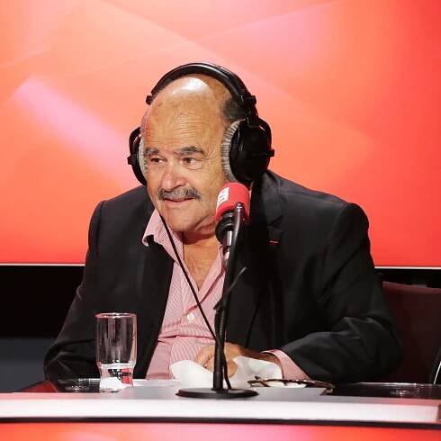 VIDÉO - Les Grosses Têtes : Jean Benguigui a joué le rôle d'une grand-mère en Tunisie