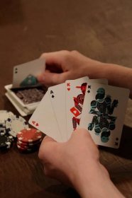 Advantages and Disadvantages of Playing Cards Online - Play Cards Online
