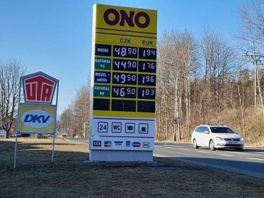 Čerpací stanice Tank Ono v Trutnově v Hradecké ulici nabízí nejlevnější benzín a naftu.