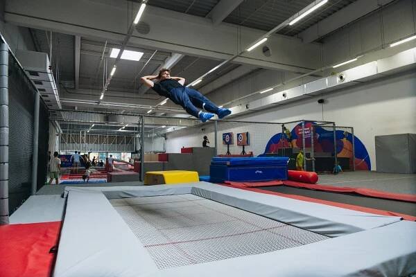 Vstupy nebo permanentky do Jump Academy Olomouc: trampolíny, parkour zóna i 9D kino